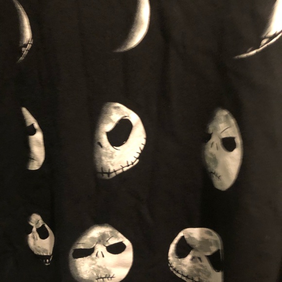 🎠🎃NBC Moon Eclipse Sweatshirt- 860 $35 or $30 w/offer - Picture 4 of 4